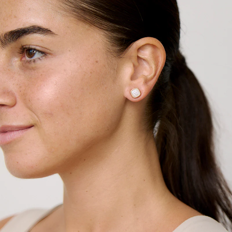 Diamond Cushion Studs with Rope Border - 18K Gold | VS Clarity - Image 5