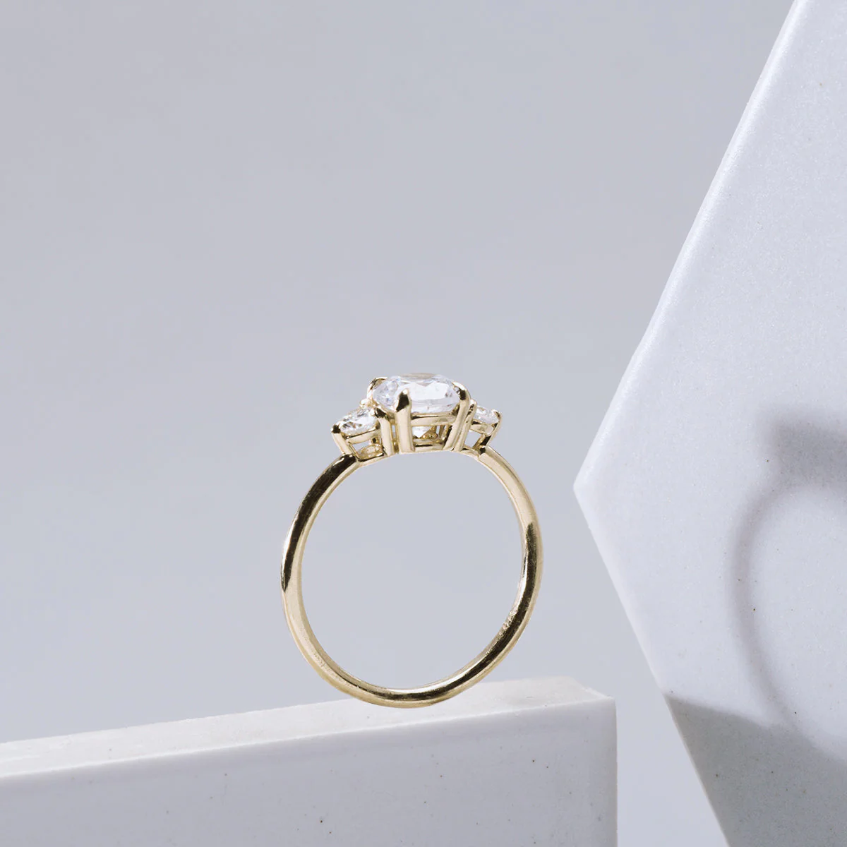 3-Stone Round Diamond Engagement Ring - 18K Gold - Image 11