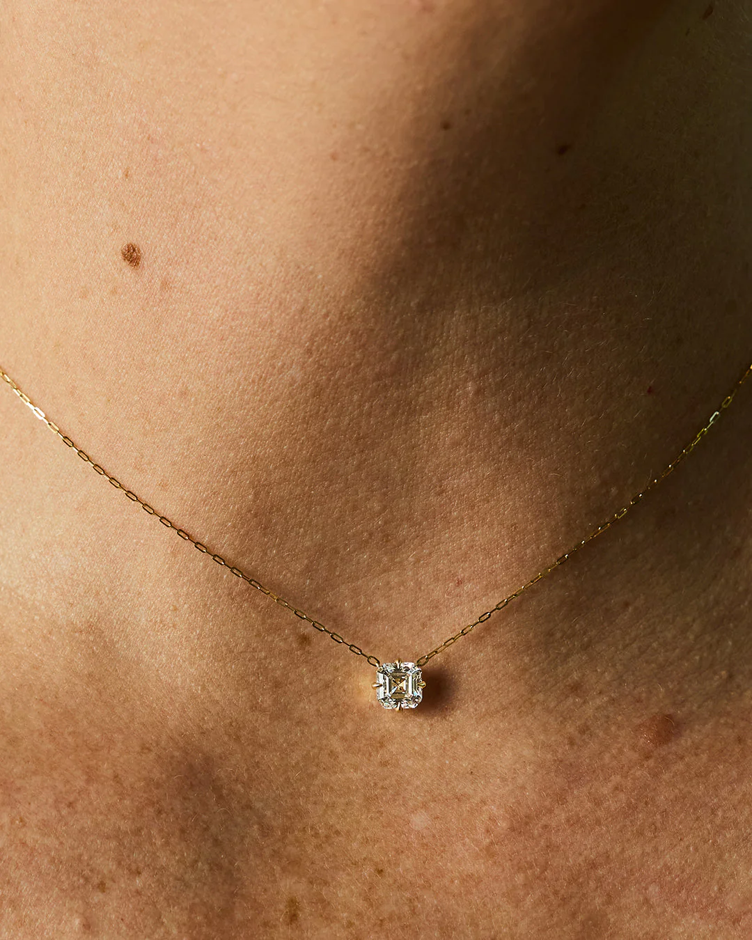 Asscher Cut Diamond Solitaire Pendant - 18K Gold - Image 5