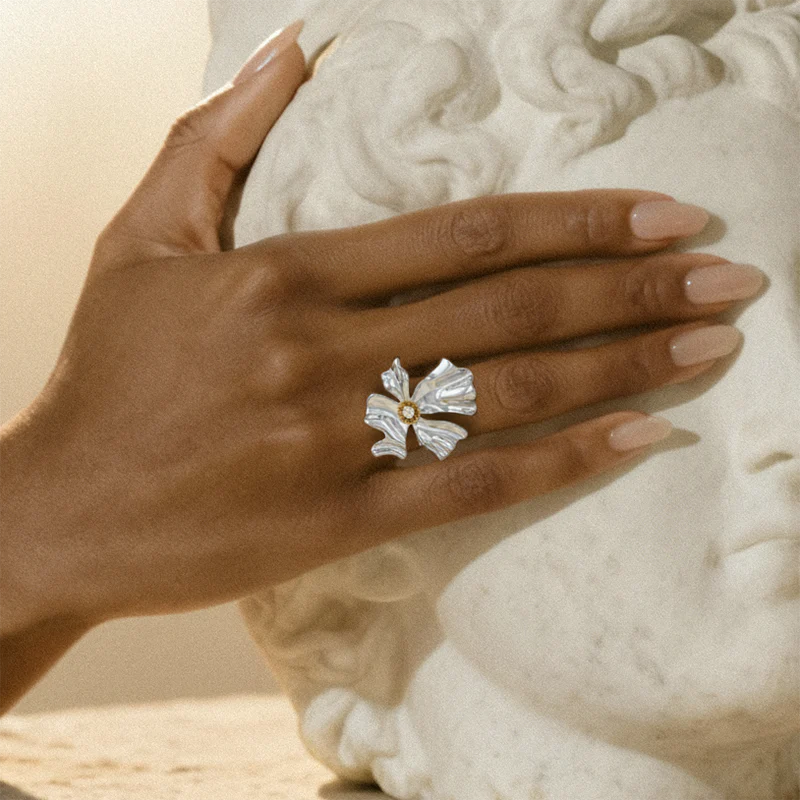 Floral Alchemy Two-Toned Diamond Ring - 18K Gold | VS Clarity - Image 5