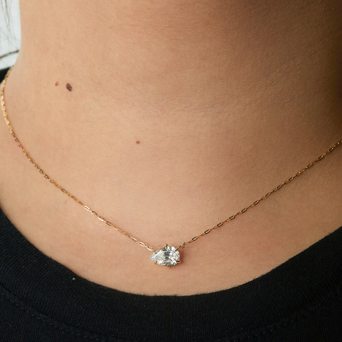 Pear Cut Diamond Solitaire Pendant - 18K Gold - Image 5