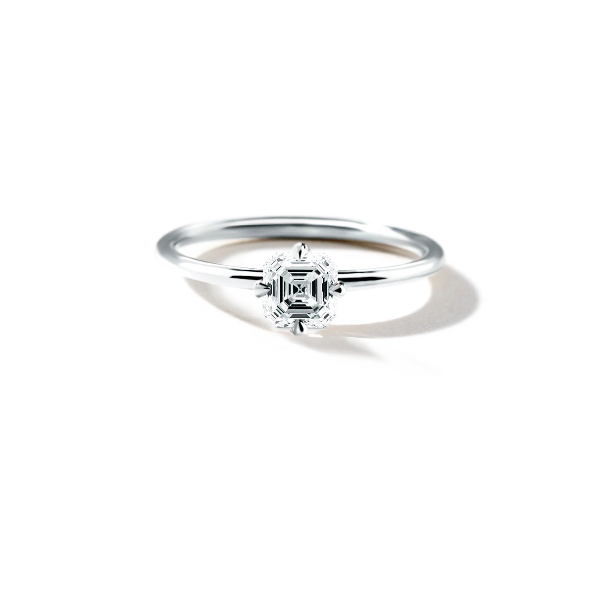 Noémie Solitaire Pick Your Diamond Shape Engagement Ring - 18K Gold - Image 17