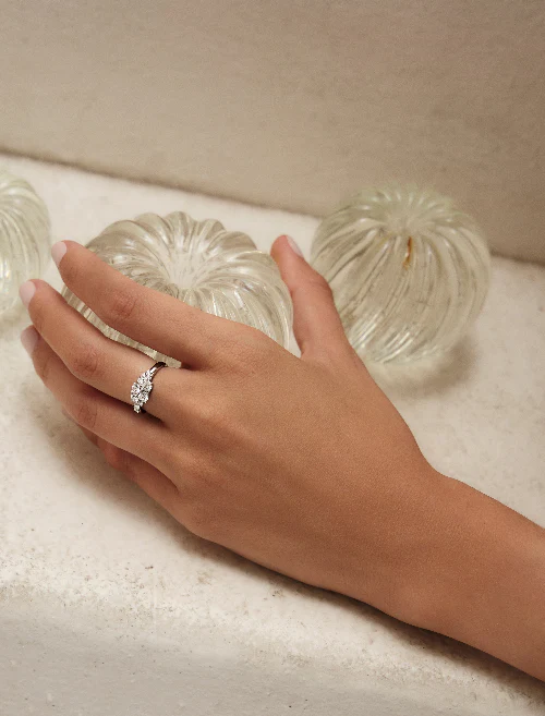 Round Diamond Cluster Ring - 18K Gold | VS Clarity Natural Diamonds