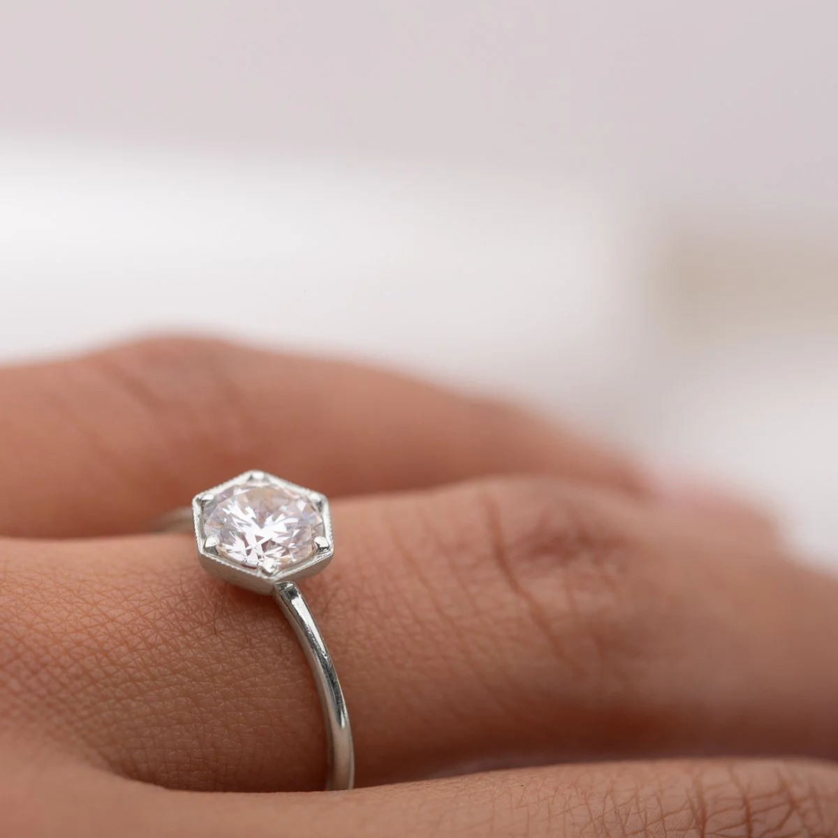 Selene Moonlight Round Diamond Engagement Ring - 18K Gold - Image 4