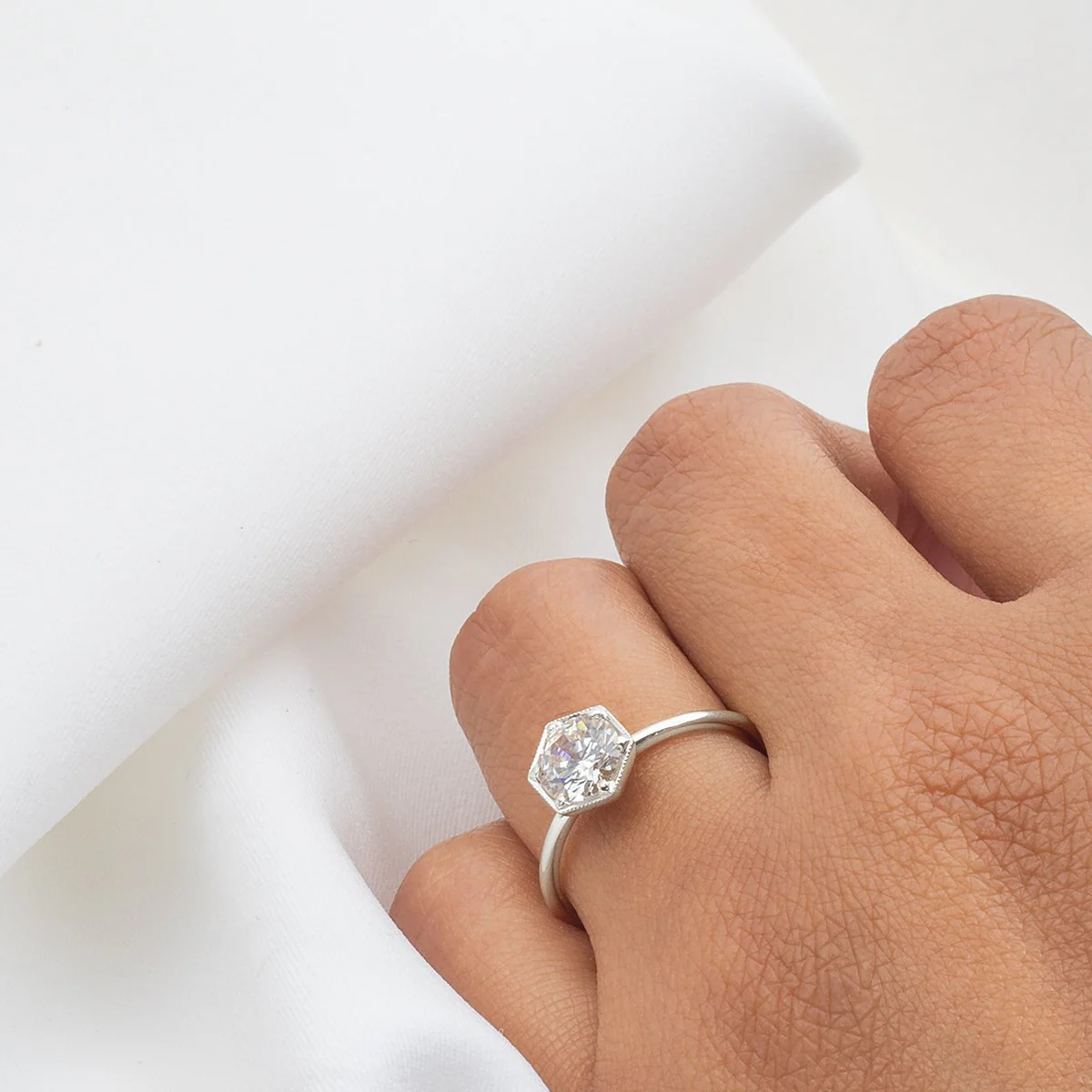 Selene Moonlight Round Diamond Engagement Ring - 18K Gold - Image 9