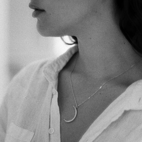 Crescent Moon Necklace - 18K Gold | VS Clarity Natural Diamonds - Image 4