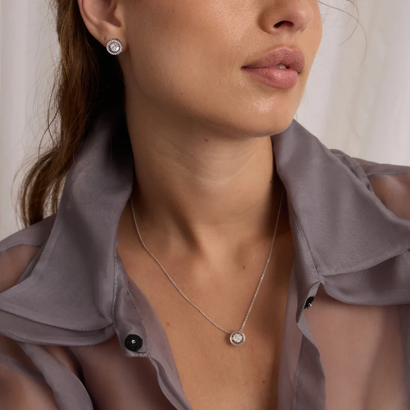 Rumba Dancing Diamond Necklace - 18K Gold | VS Clarity Natural Diamonds - Image 6