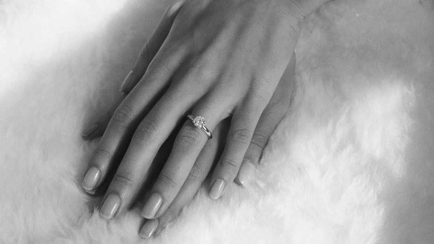 Solitaire Ring - 18K Gold - Image 6