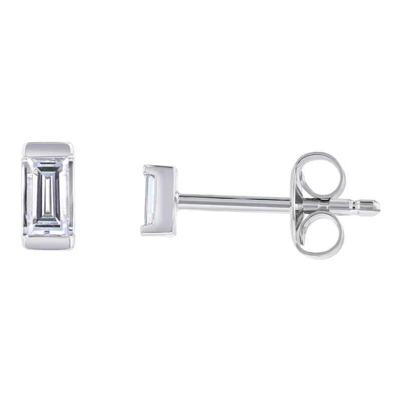 Diamond Baguette Stud - 18K Gold | VS Clarity Natural Diamond - Image 6