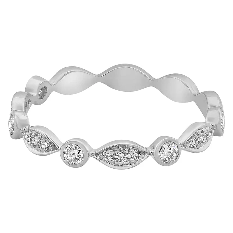 Vintage Inspired Diamond Band - 18K Gold | VS Clarity Natural Diamonds - Image 3